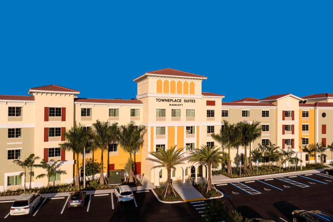 Towneplace Suites By Marriott Fort Myers אסטרו מראה חיצוני תמונה