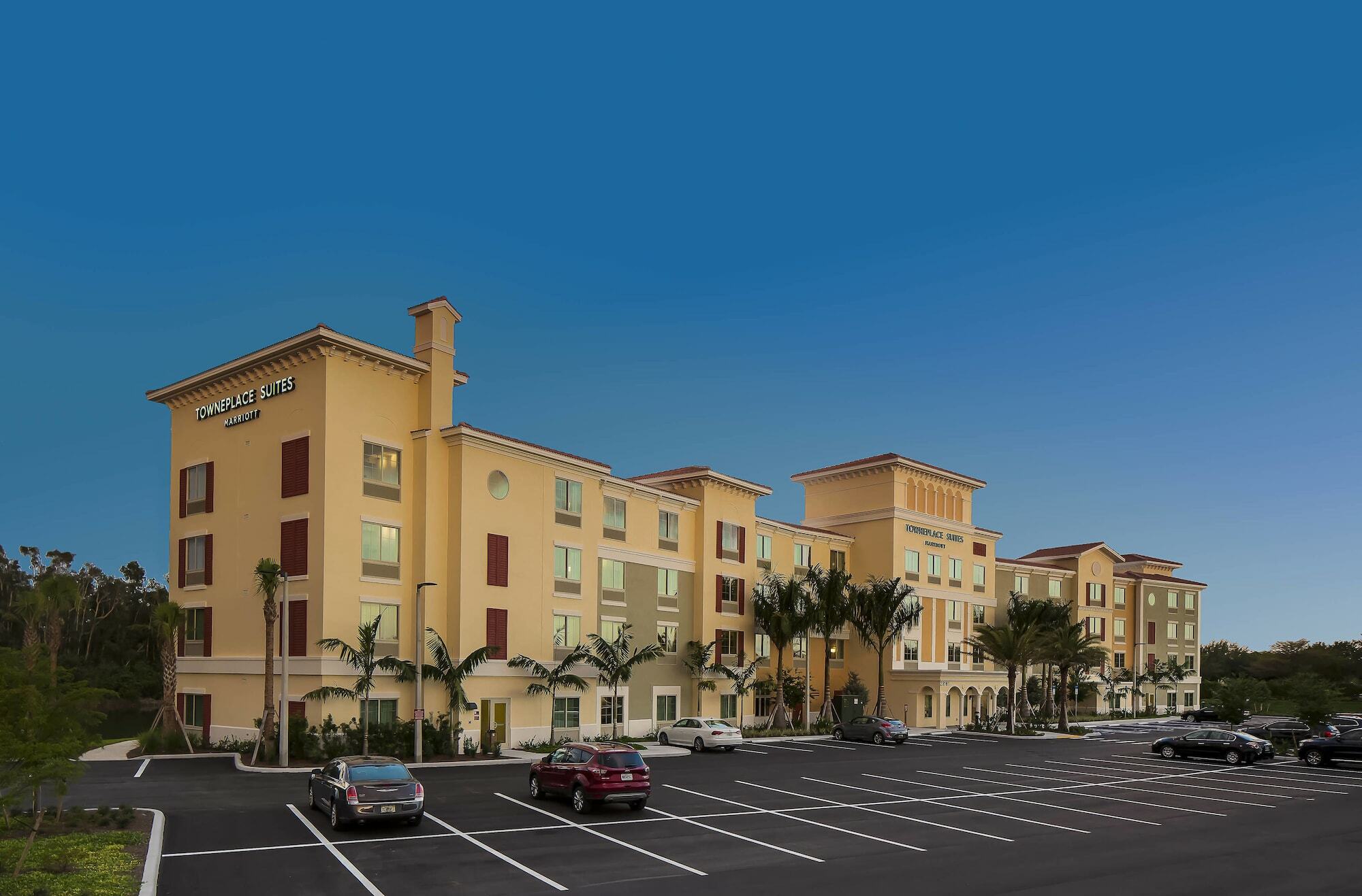 Towneplace Suites By Marriott Fort Myers אסטרו מראה חיצוני תמונה